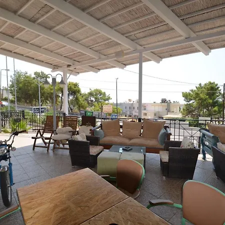 Marianthi & Ξενοδοχείο 3*