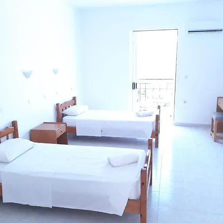 Marianthi & Hotel Pefki