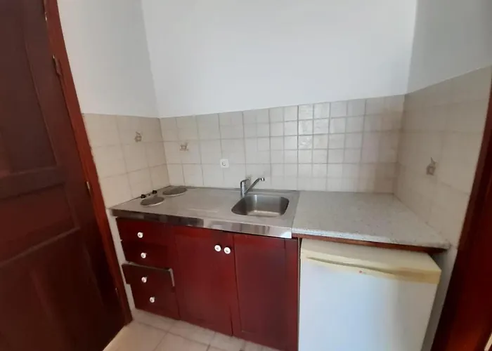 Marianthi & Hotel Pefki