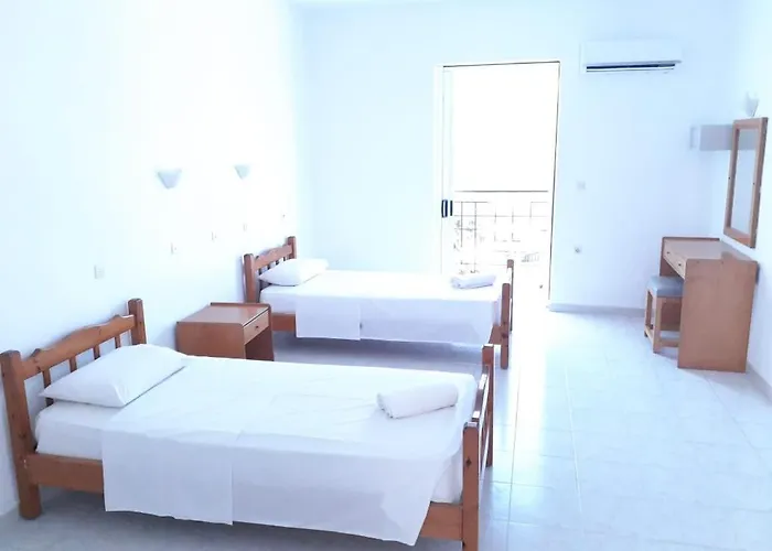 Marianthi & Hotel Pefki