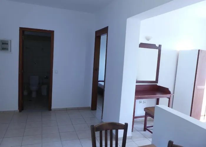 Marianthi & Hotel 3*