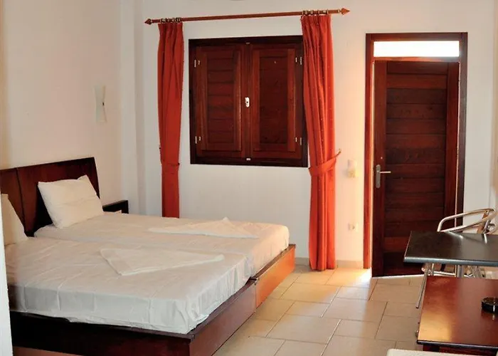 Marianthi & Hotel Pefki