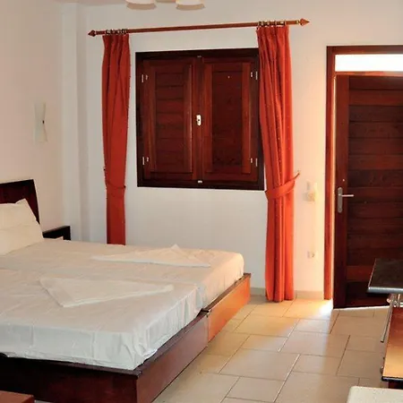 Marianthi & Hotel Pefki