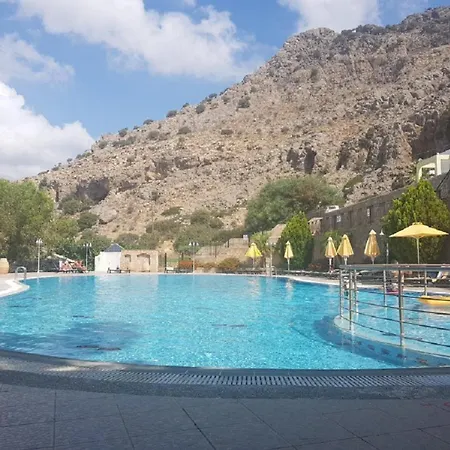 Marianthi & Hotel Pefki