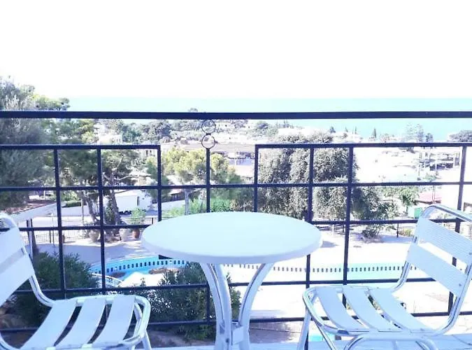 Marianthi & Πεύκος