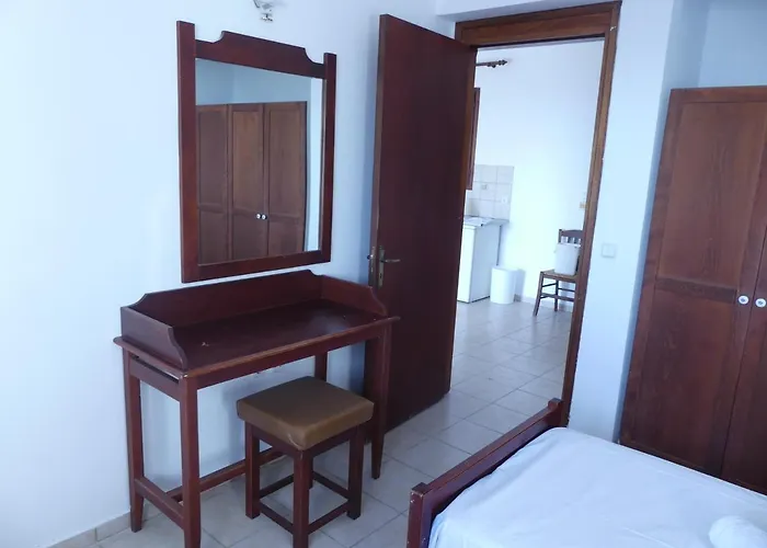 Marianthi & Ξενοδοχείο Πεύκος