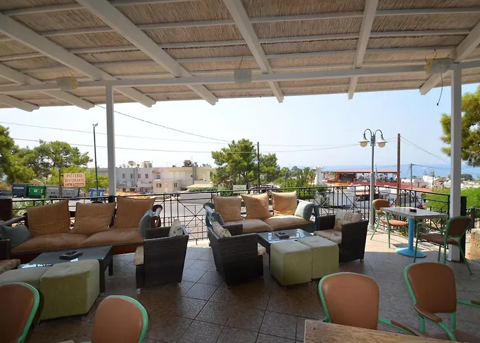 Marianthi & Πεύκος